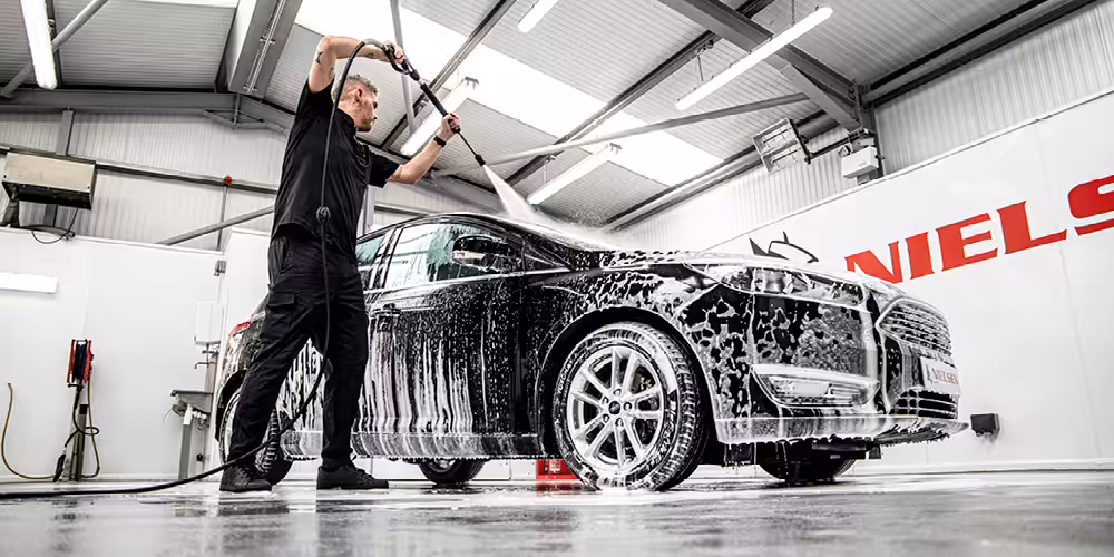 Step-by-step guide to professional car cleaning Car cleaning guide14