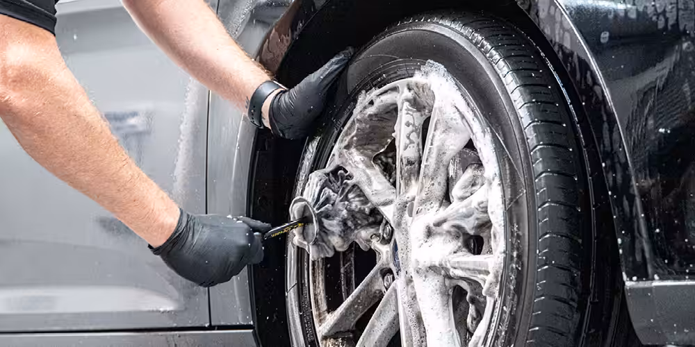 Step-by-step guide to professional car cleaning Car cleaning guide5
